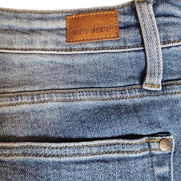 Judy Blue Women’s Mid Rise Relaxed Fit Distressed Blue Jeans Size 18W JB8833 - Picture 8 of 9